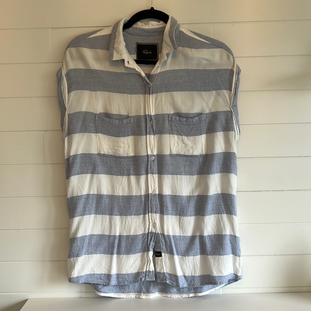 Rails 100% Rayon Sleeveless Blouse